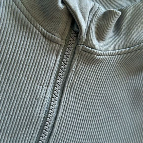 Fabletics - Ribbed Seamless Jacket- Stormcloud Jacket - Size Small - Picture 11 of 14